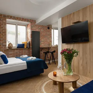 https://apt-movo-underwall-old-town.warsawhotelspoland.com